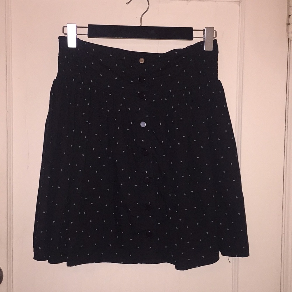🖤 Fun, black skirt with gray hearts 🖤